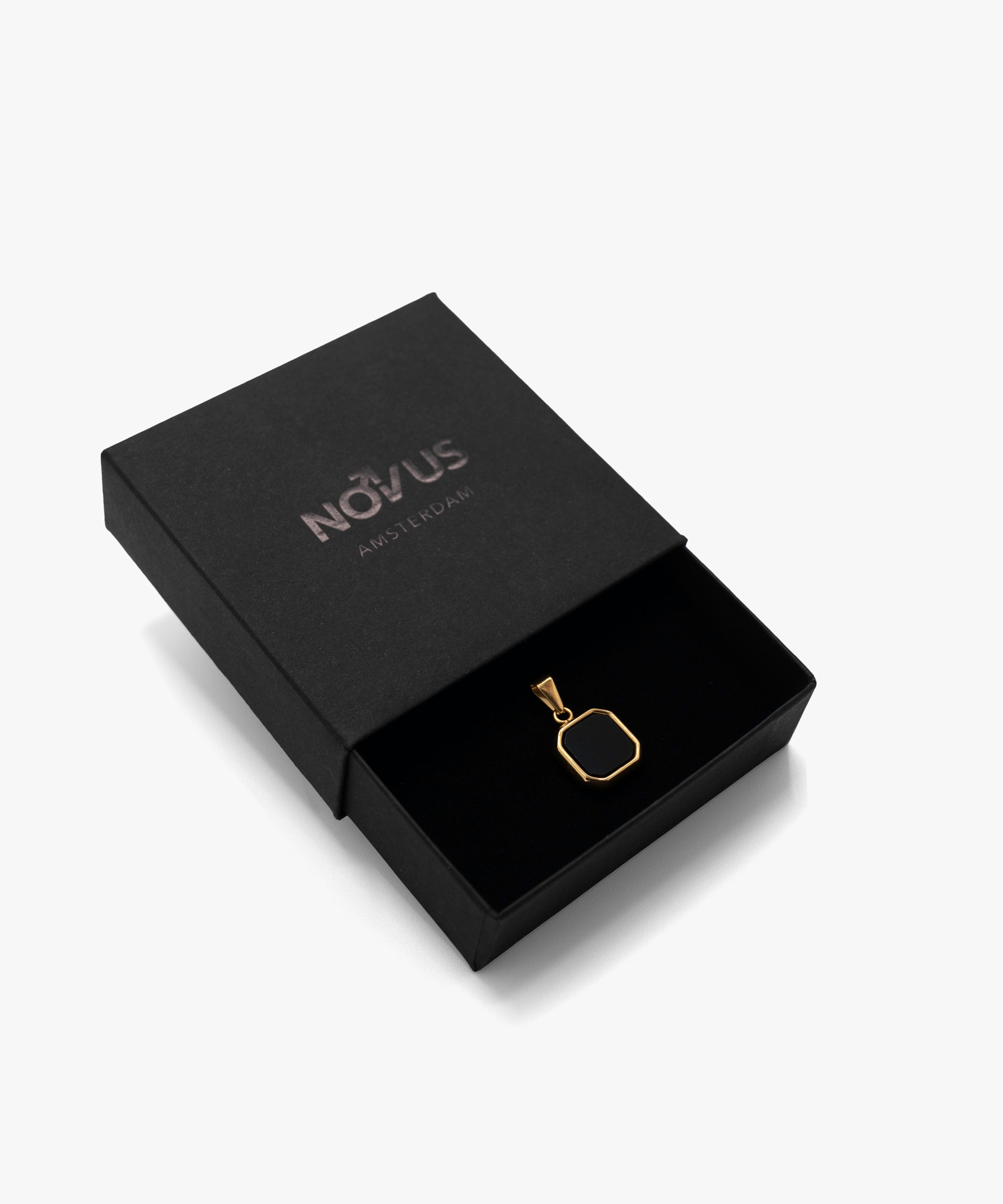 18k gold plated black stone pendant with jewelry box, from NOVUS Amsterdam