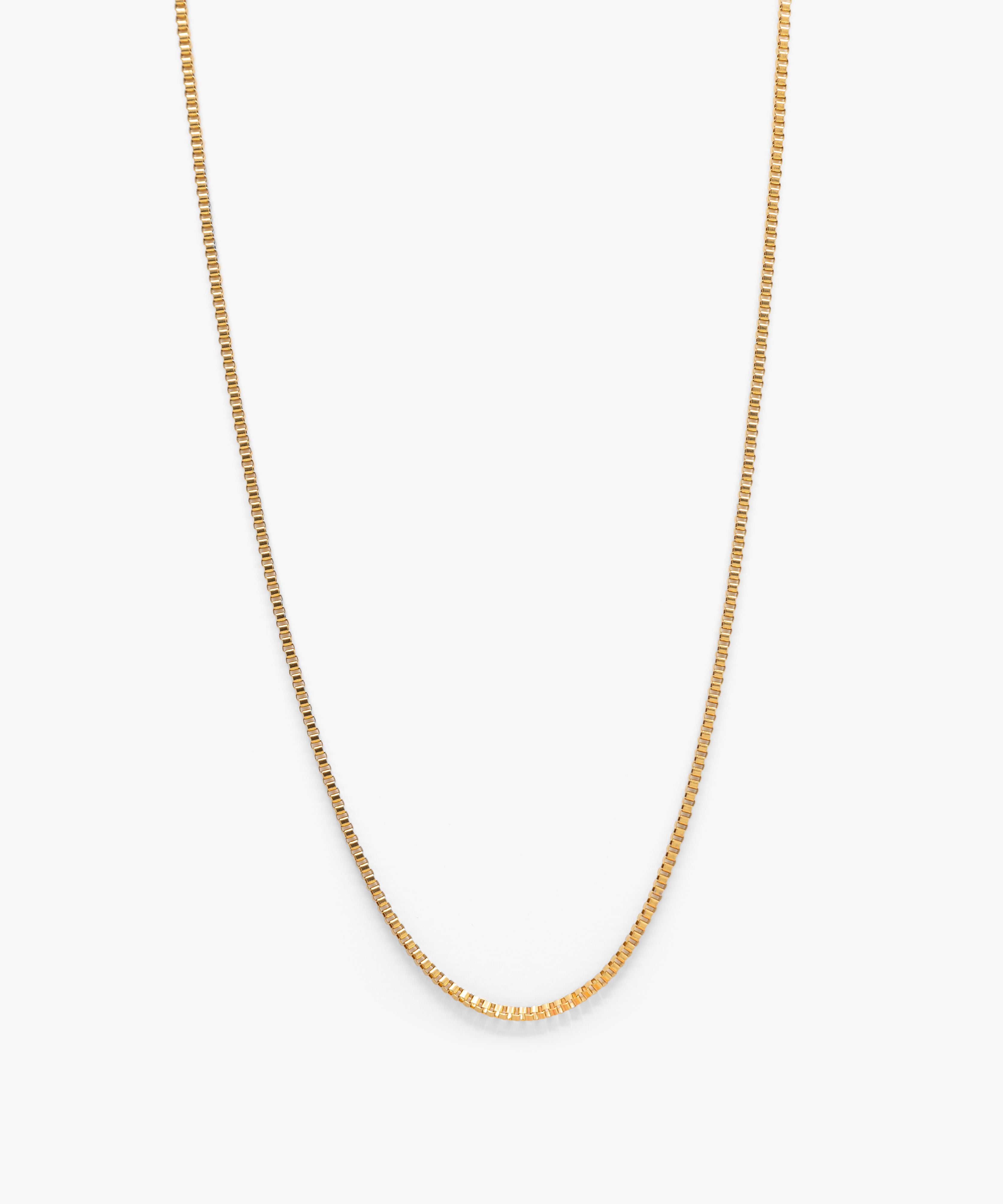 18k gold plated box chain necklace with lobster clasp, 1.5 mm width, from NOVUS Amsterdam