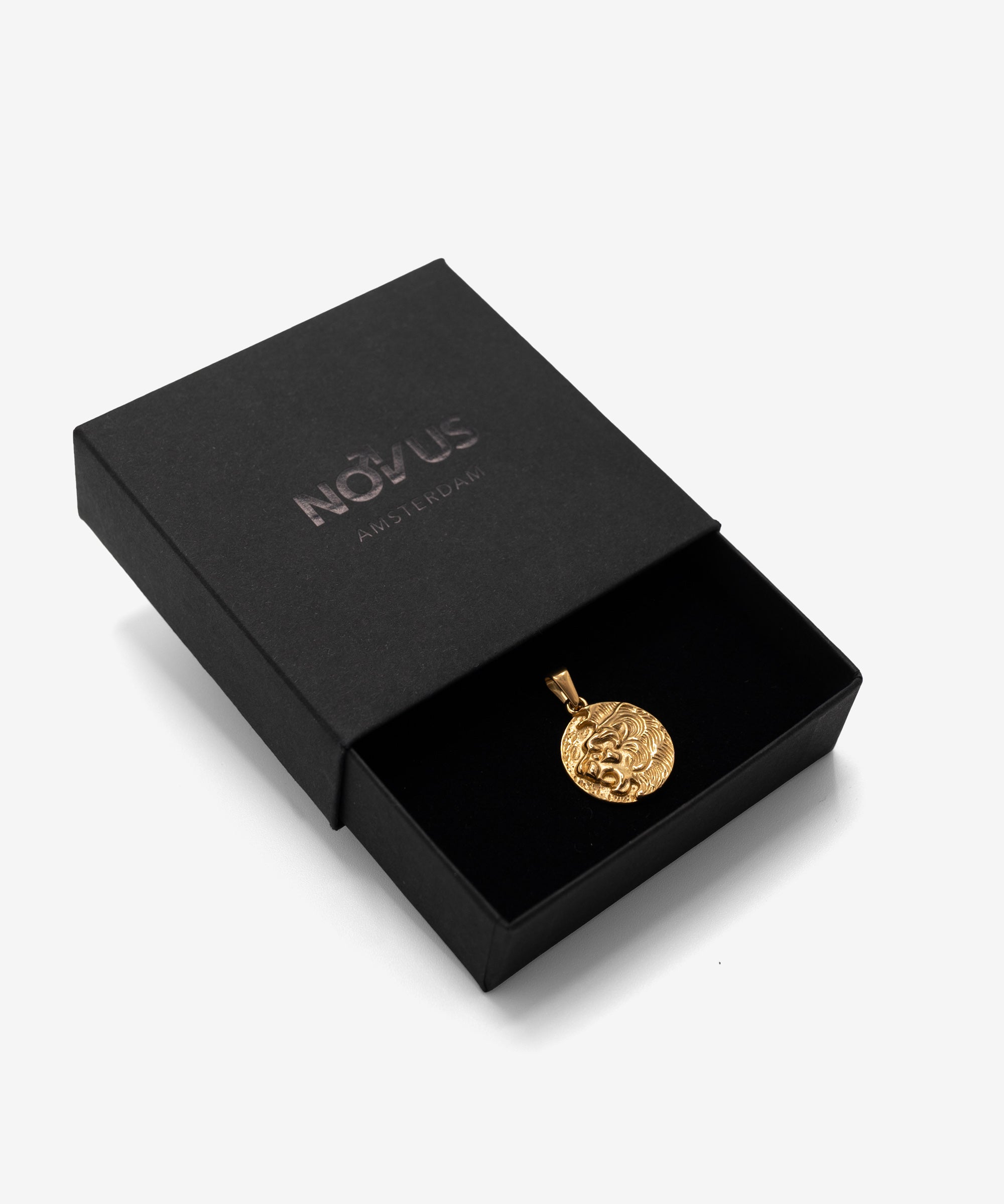 18k gold plated judah lion pendant with jewelry box, from NOVUS Amsterdam