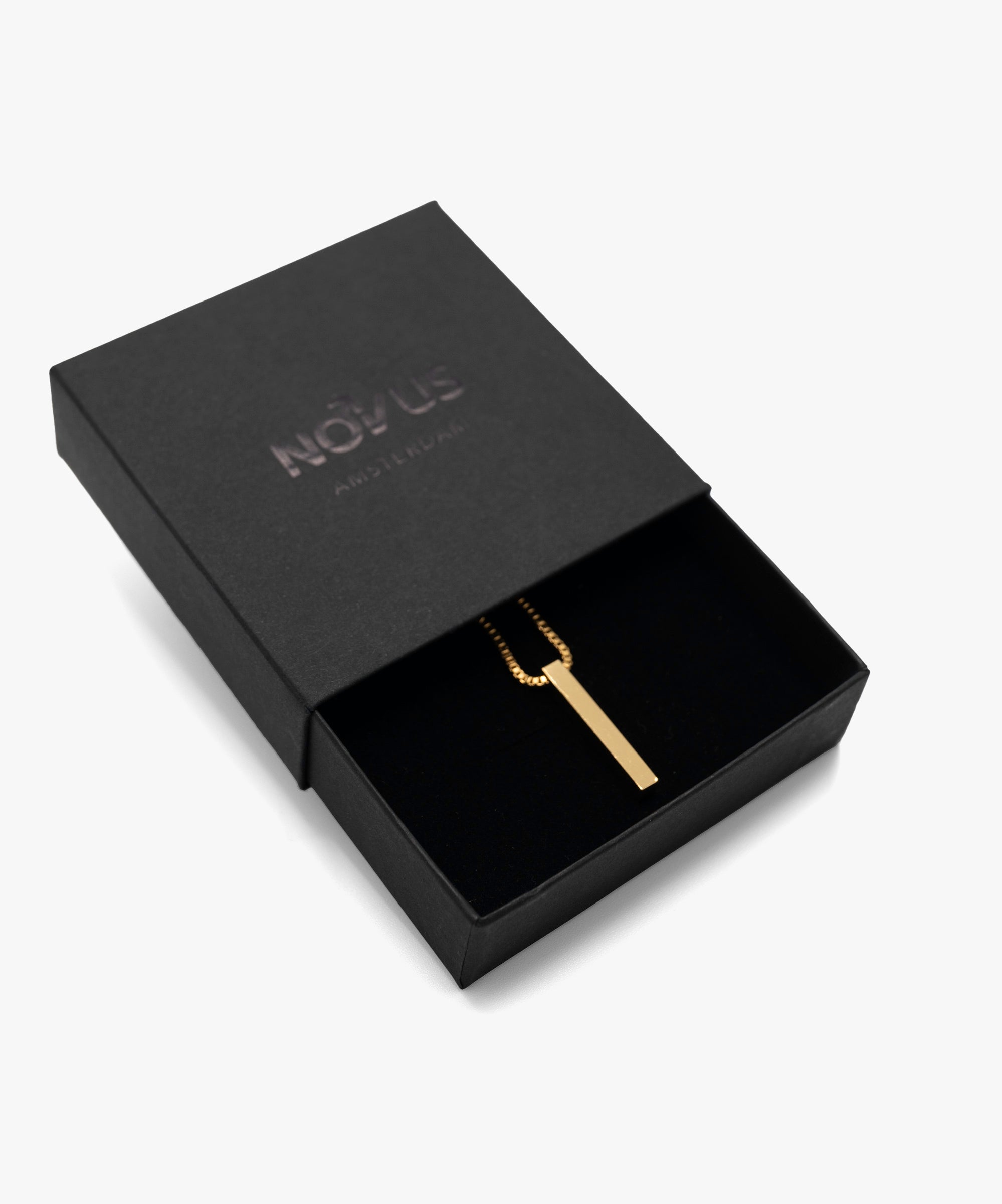 18k gold plated minimalistic rectangle pendant with jewelry box, from NOVUS Amsterdam