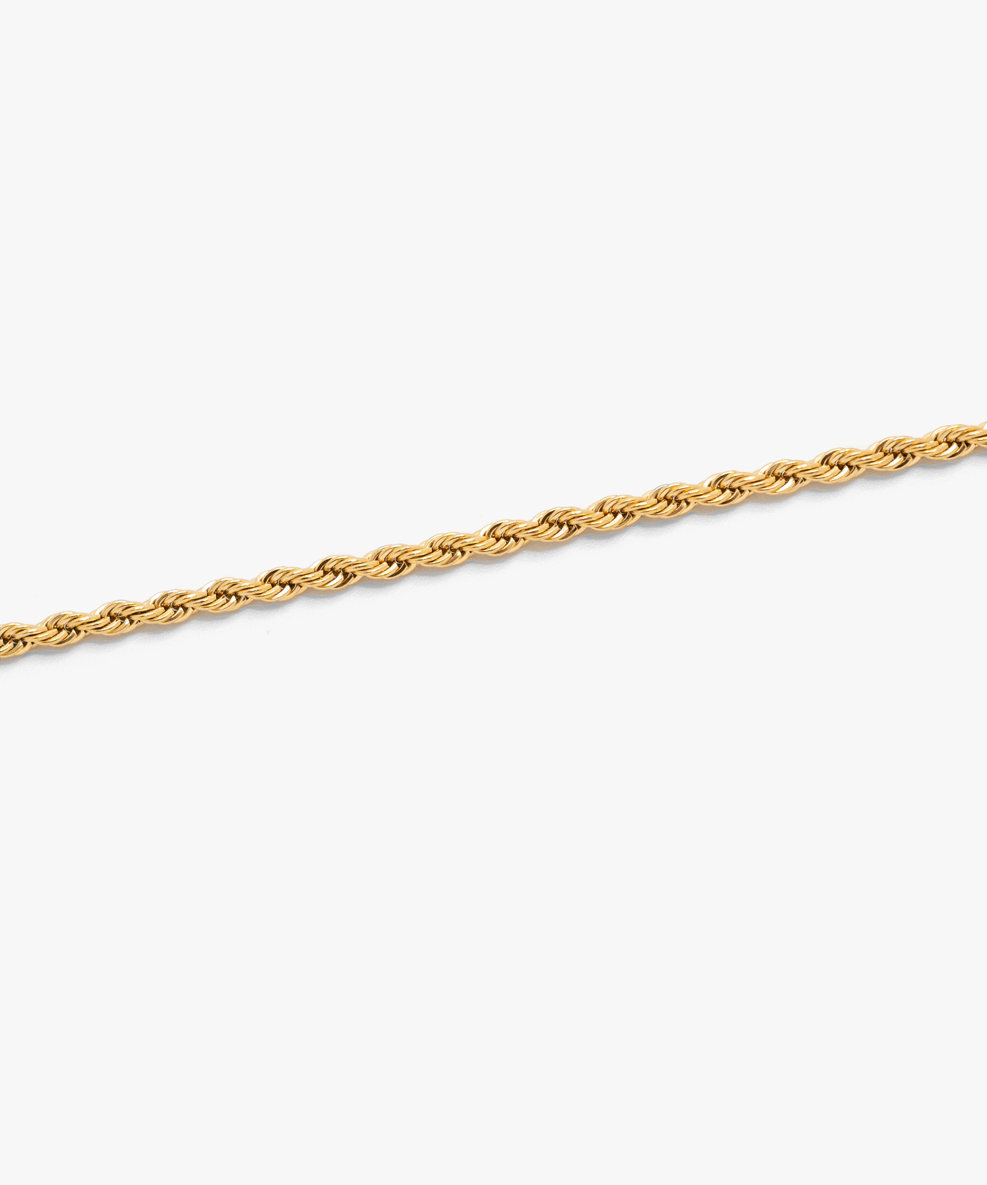 Close-up detail 18k gold plated rope bracelet with lobster clasp, 3 mm width, from NOVUS Amsterdam