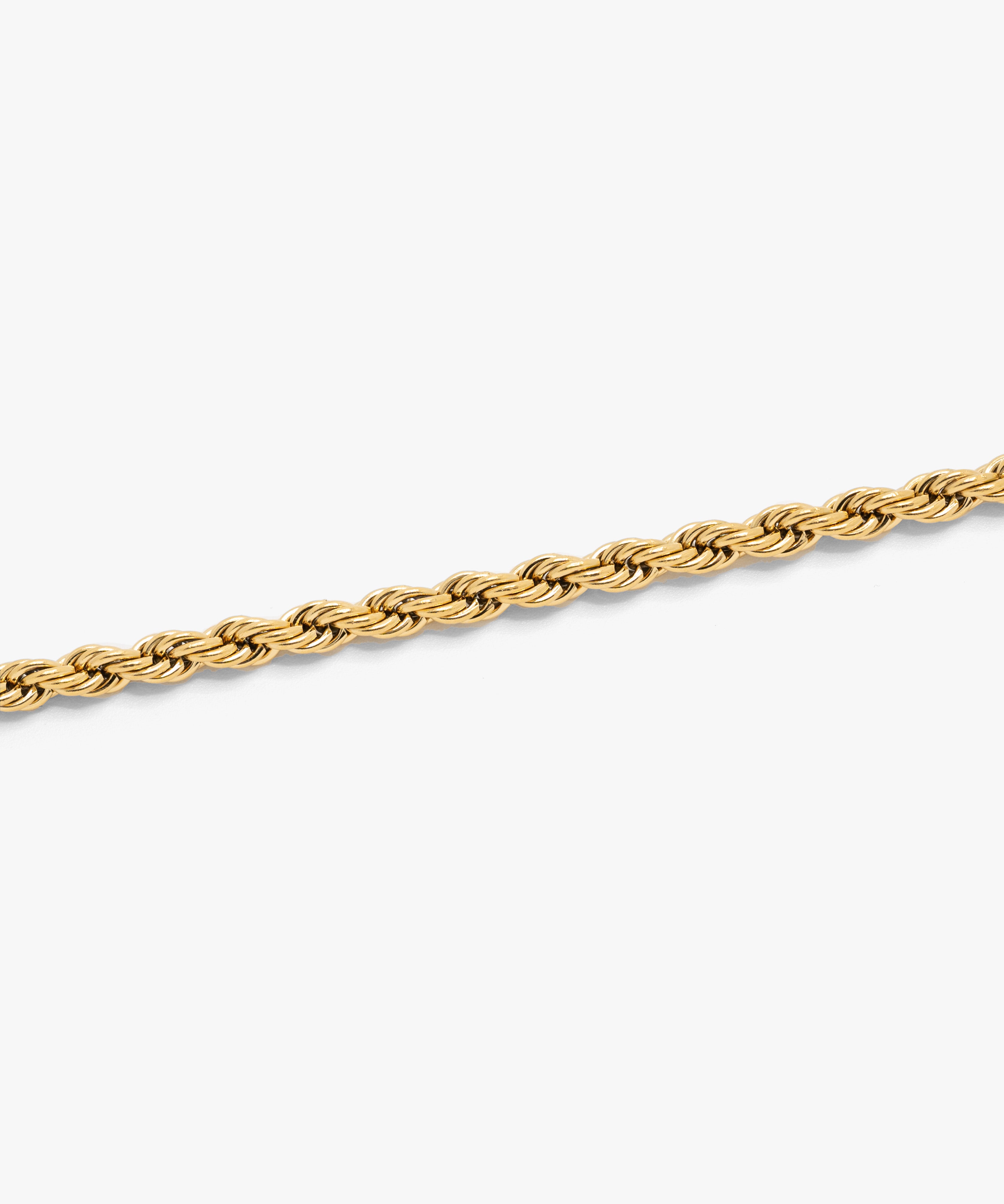 Close-up detail 18k gold plated rope bracelet with lobster clasp, 5 mm width, from NOVUS Amsterdam