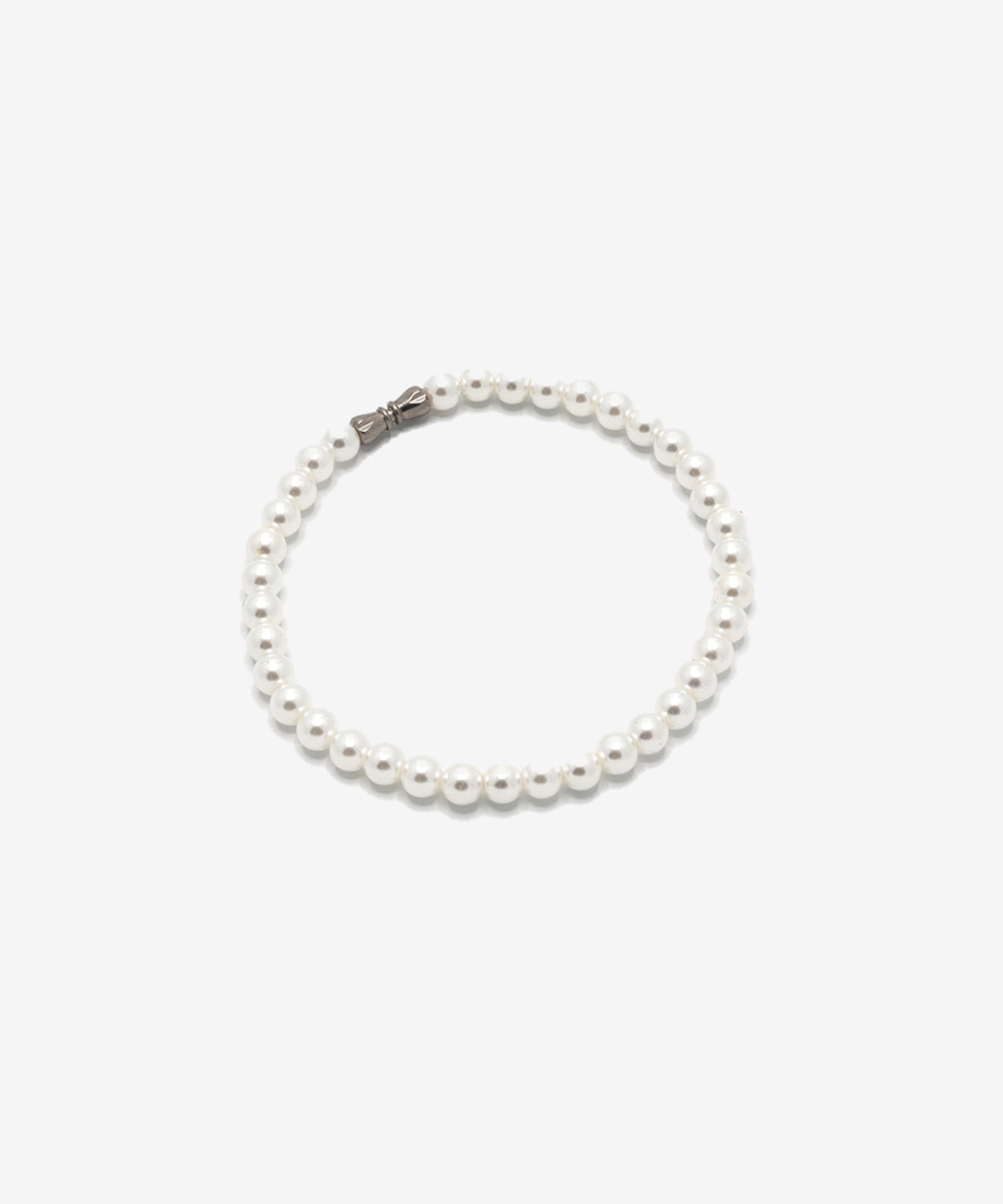 Pearl bracelet, 6 mm width with silver screw clasp, from NOVUS Amsterdam