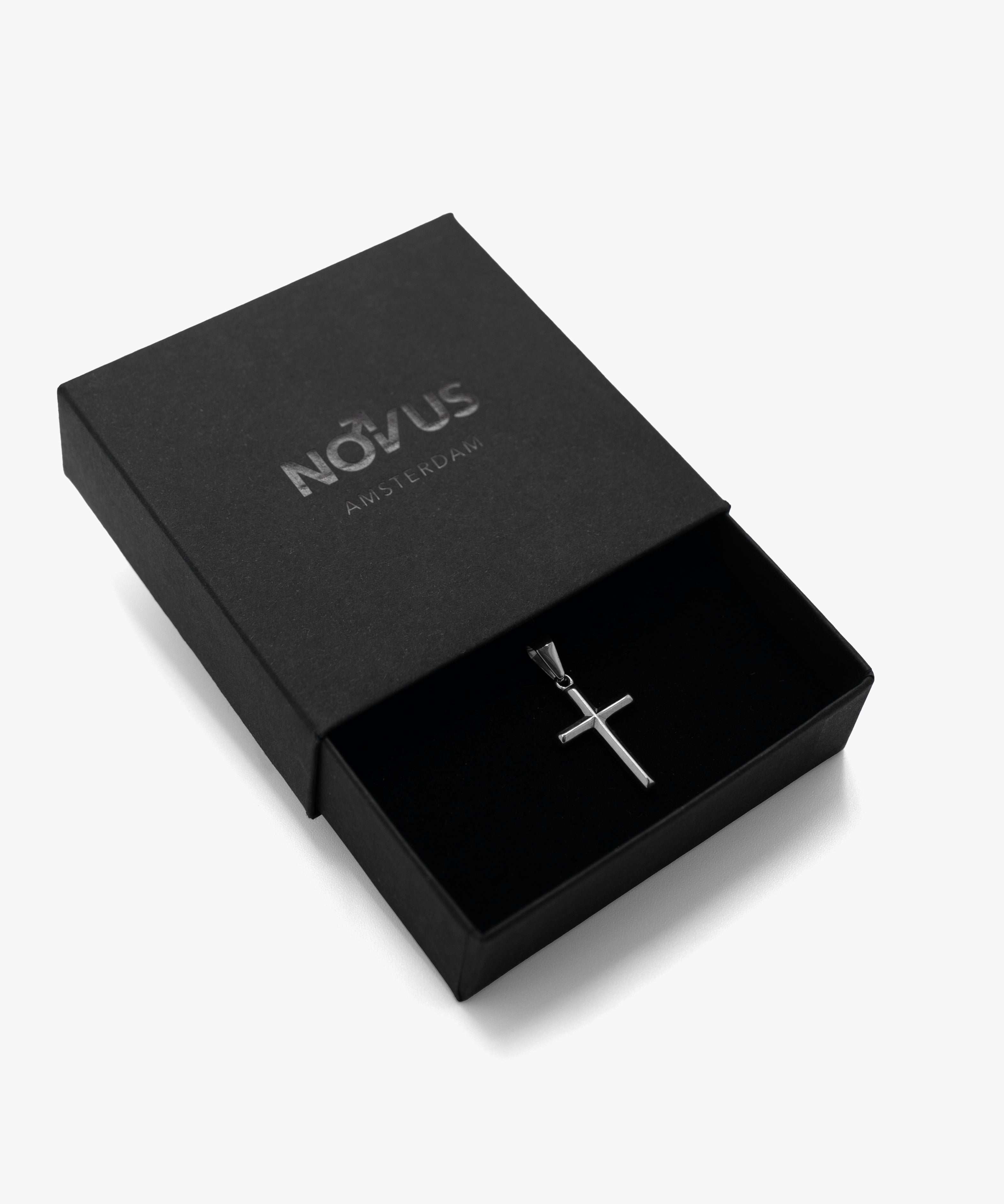 Silver cross pendant with jewelry box, from NOVUS Amsterdam