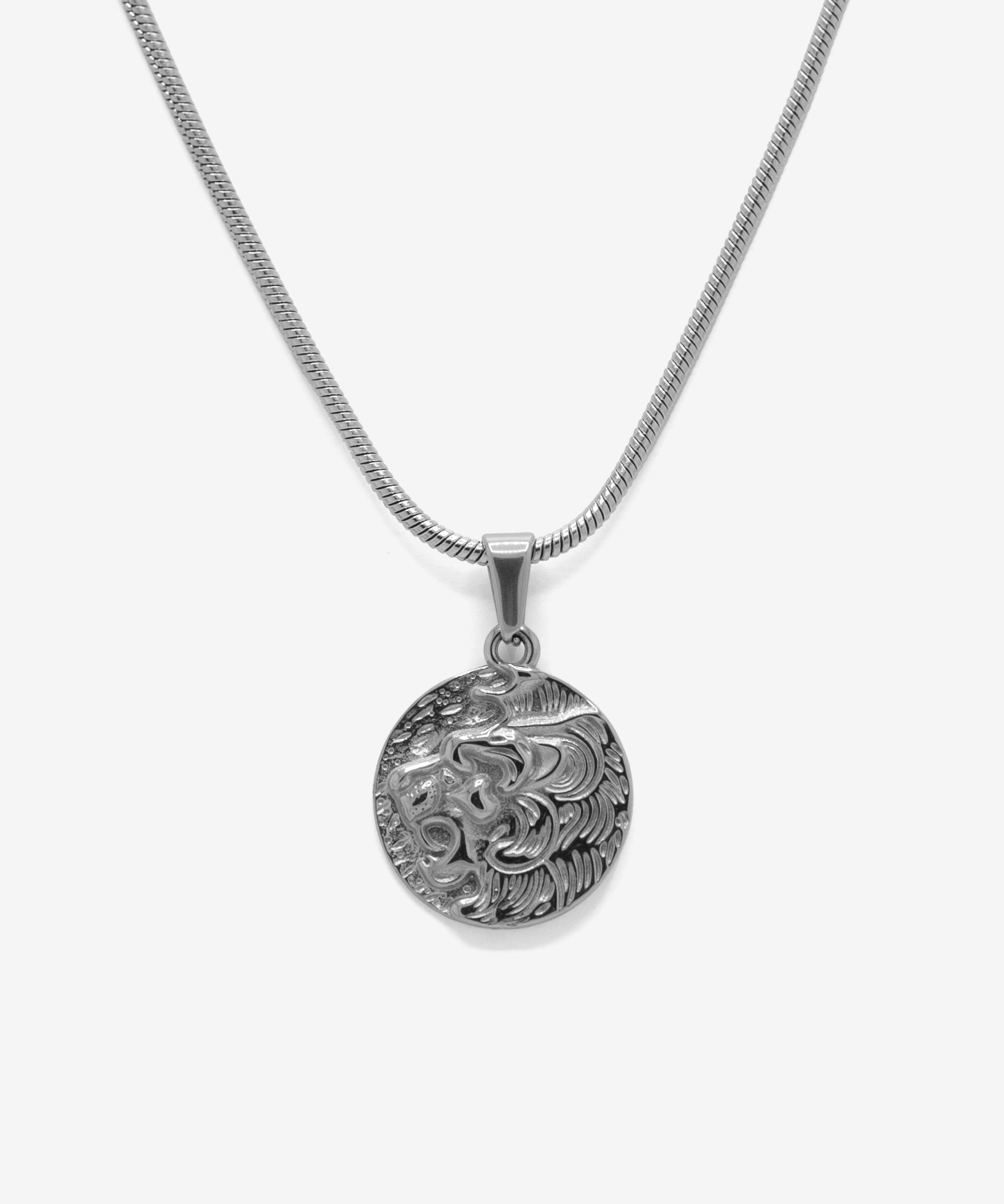 Silver judah lion pendant with snake chain necklace, from NOVUS Amsterdam