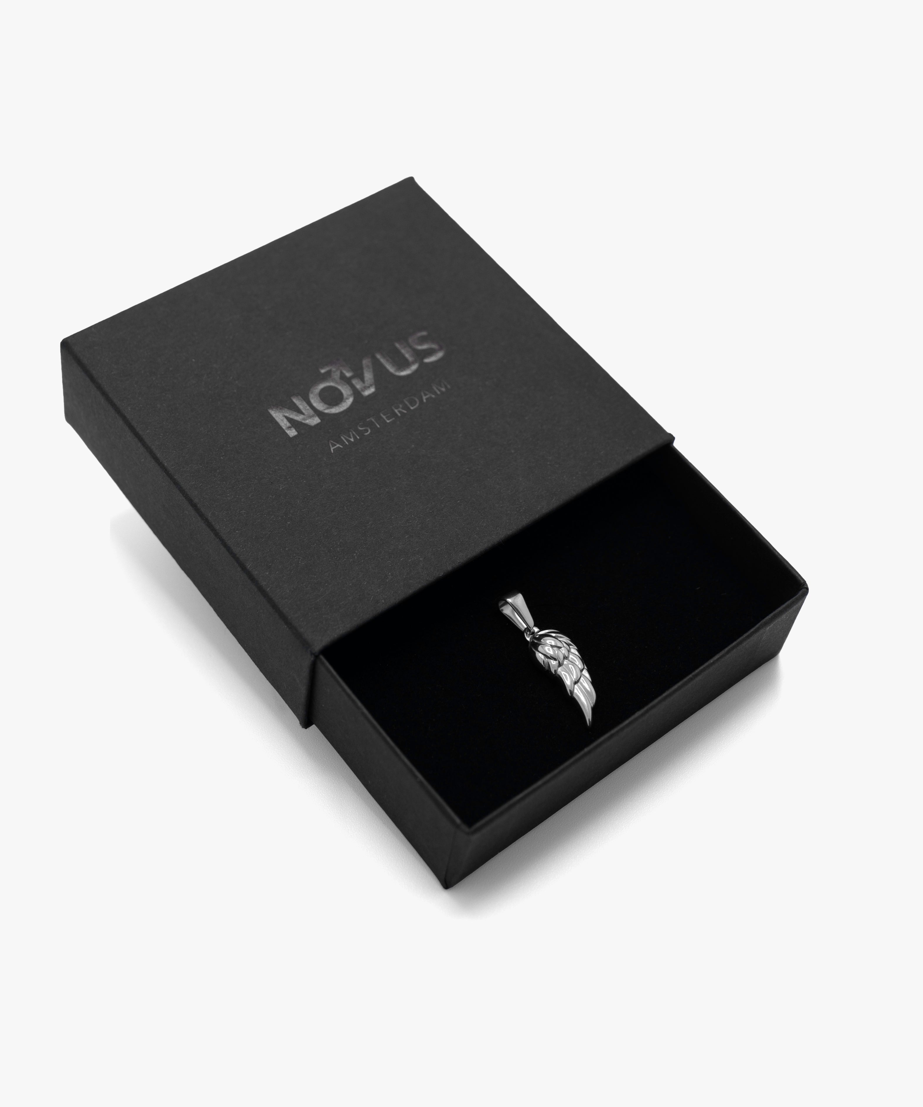 Silver wings pendant with jewelry box, from NOVUS Amsterdam